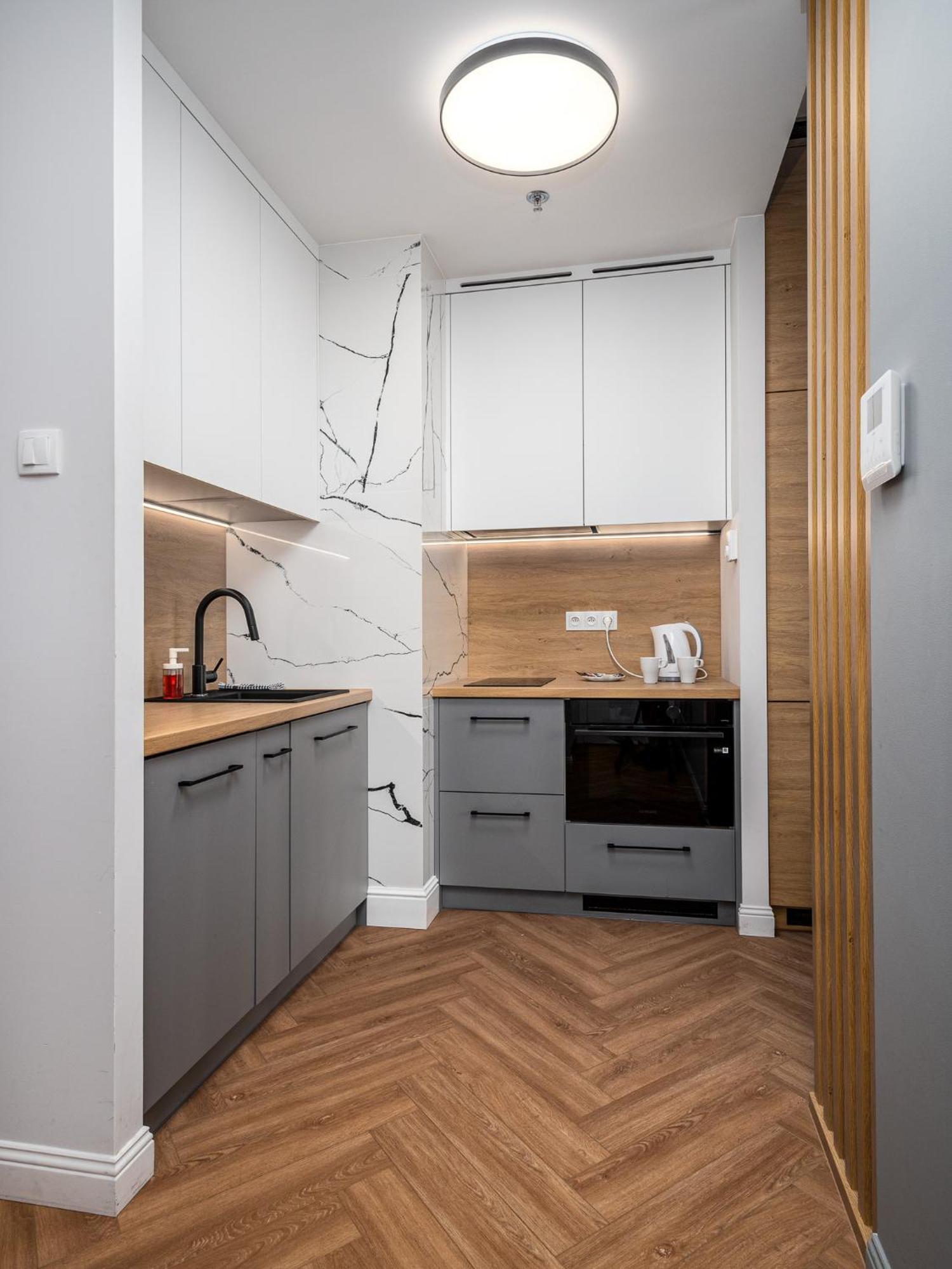Wola Tower Deluxe Separate Bedroom With Free Garage - By Perfect Apart Warszawa Eksteriør bilde